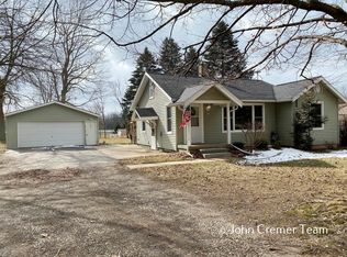 320 Leonard Rd, Grand Rapids, MI 49534