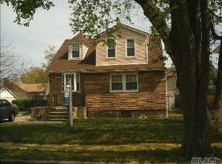 2010 Freeman Ave, East Meadow, NY 11554