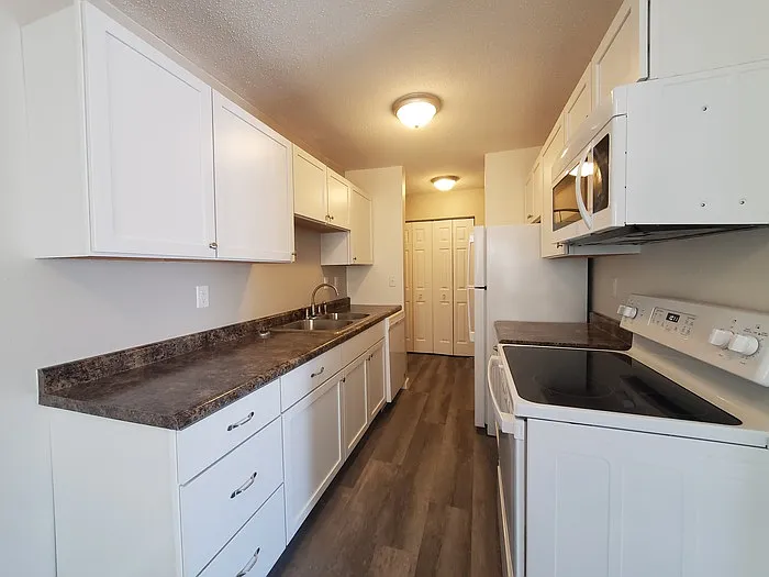 1811 22nd Ave S #107 — Photo 3