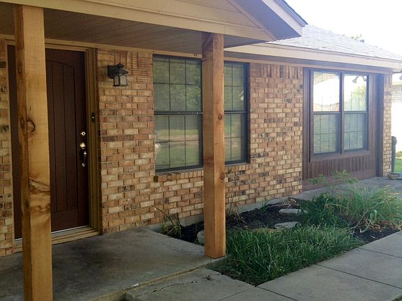2nd image of 409 Venice Dr