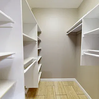 Master Bedroom Walk in Closet