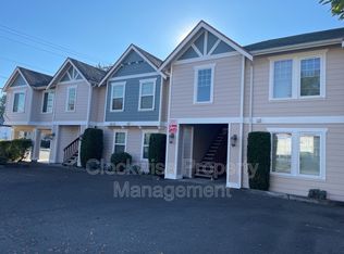 221 Corrin Ave SW APT E, Orting, WA 98360