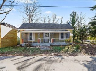 107 1st St, Barnesville, GA 30204