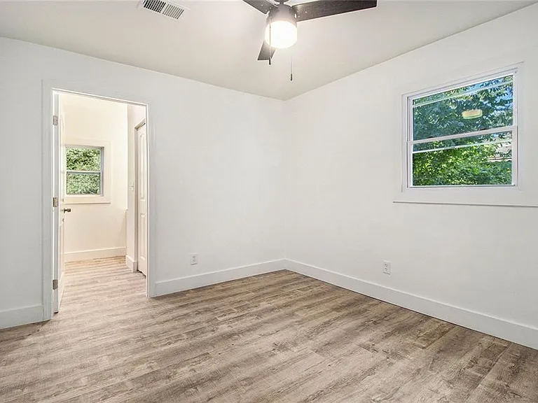 1317 Redford Dr SE — Photo 16