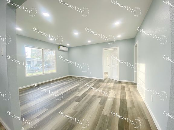 3rd image of 212 High St