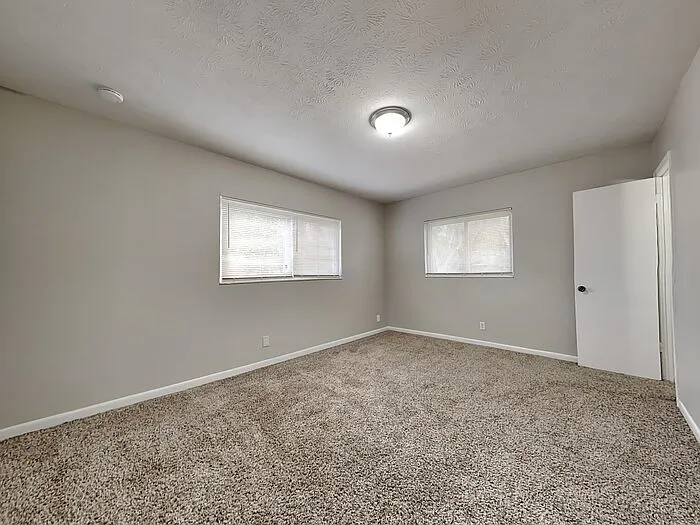 1846 Grove Park Dr — Photo 12