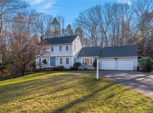 30 Georgetown Cir, Madison, CT 06443