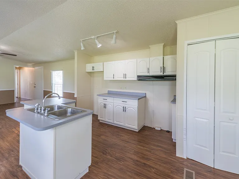 2592 County Road 152 — Photo 11