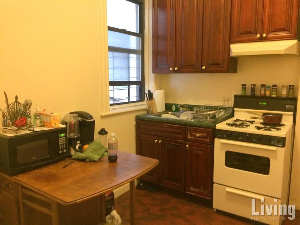 2nd image of 211 W 80th St APT 2d