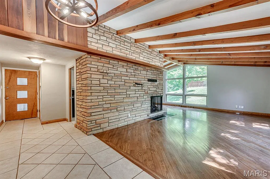 3 bed, 3.0 bath, 2300 sqft, $3,200 — Photo 4