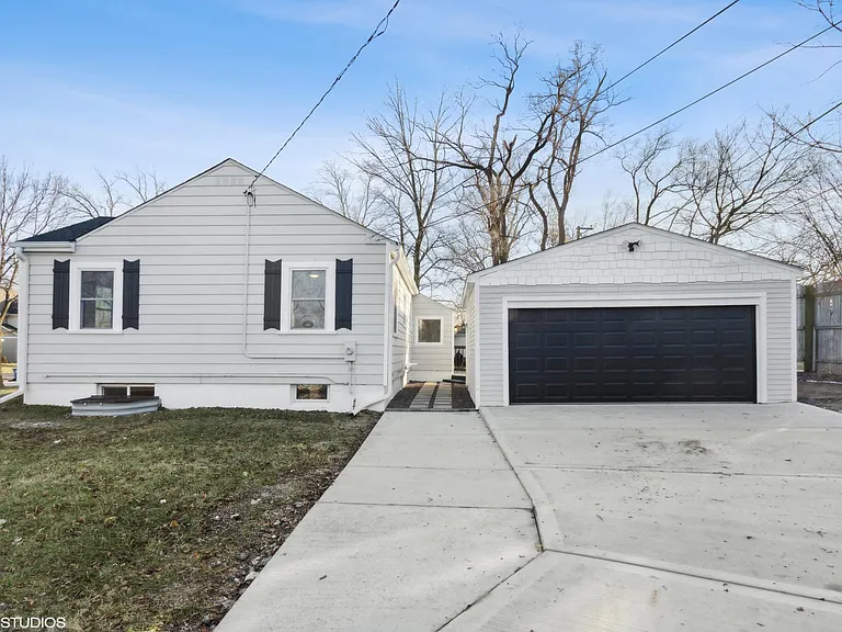 810 S Jackson St — Photo 20