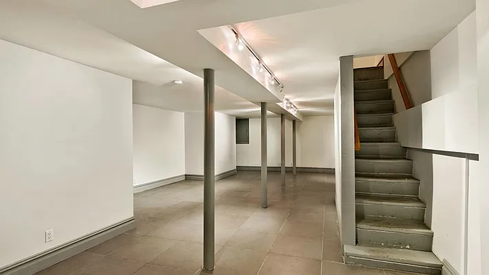 Rented by Park Property Advisors | media 20