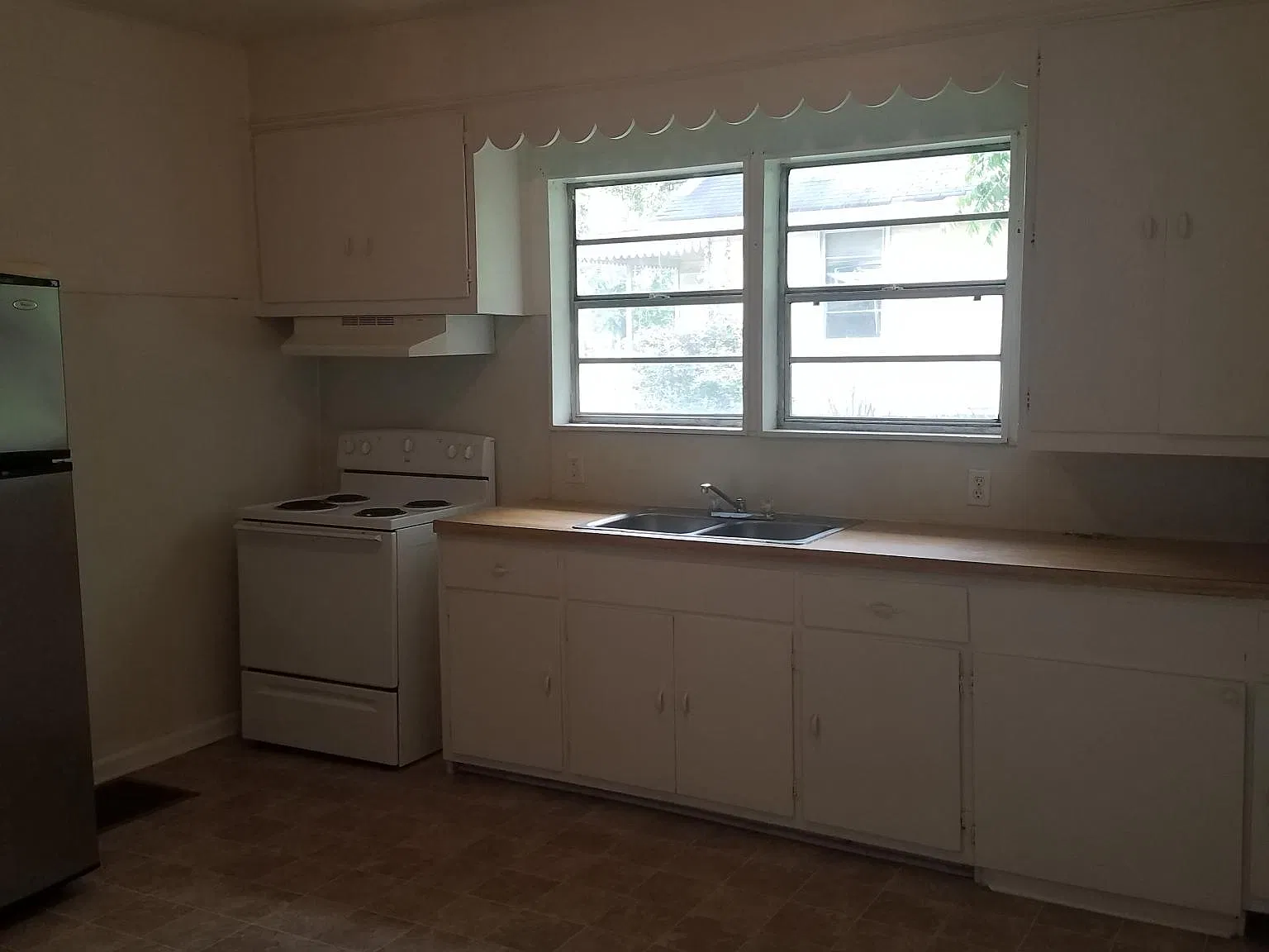 2 bed, 1000 sqft, $1,300 — Photo 4