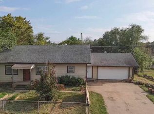 725 W Walnut St, Drumright, OK 74030