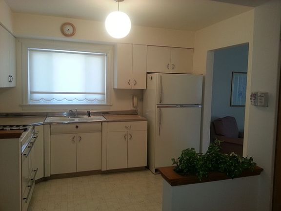 5th image of 4626 Grace St