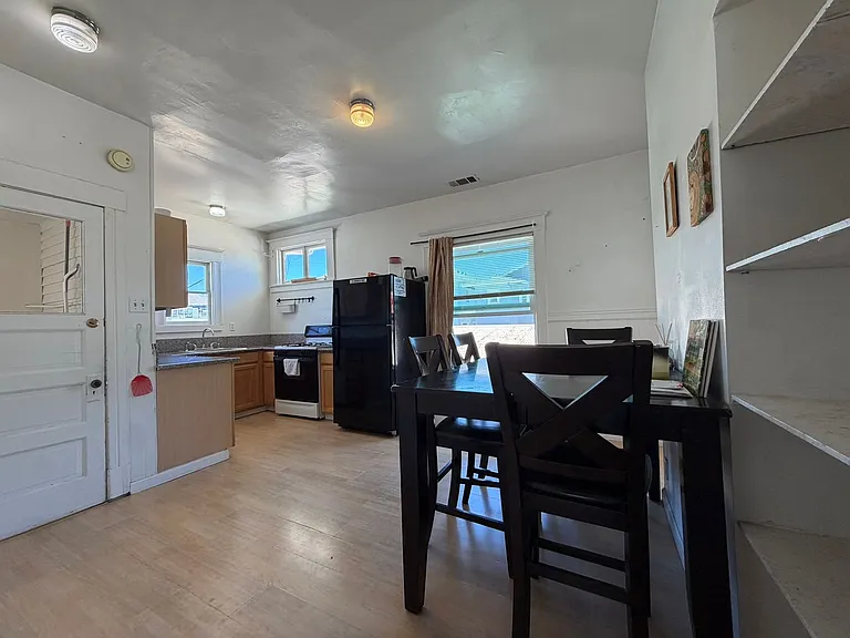 2017 Q St — Photo 10
