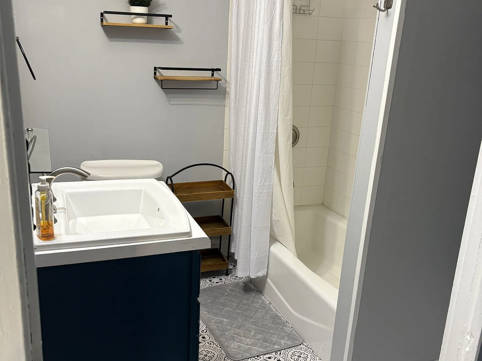 4 bed, 1.0 bath, 4158 sqft, $910 — Photo 4
