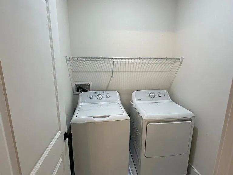 2370 Curry Rd #208 — Photo 4
