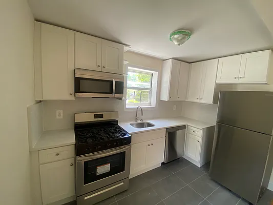 Rented by Contact Realty | media 21