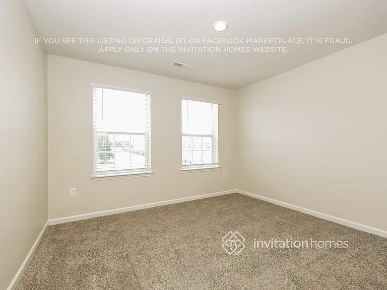 1016 Legacy Ct — Photo 14