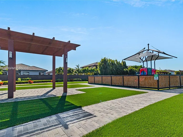 13659 SW 159th Ave — Photo 22