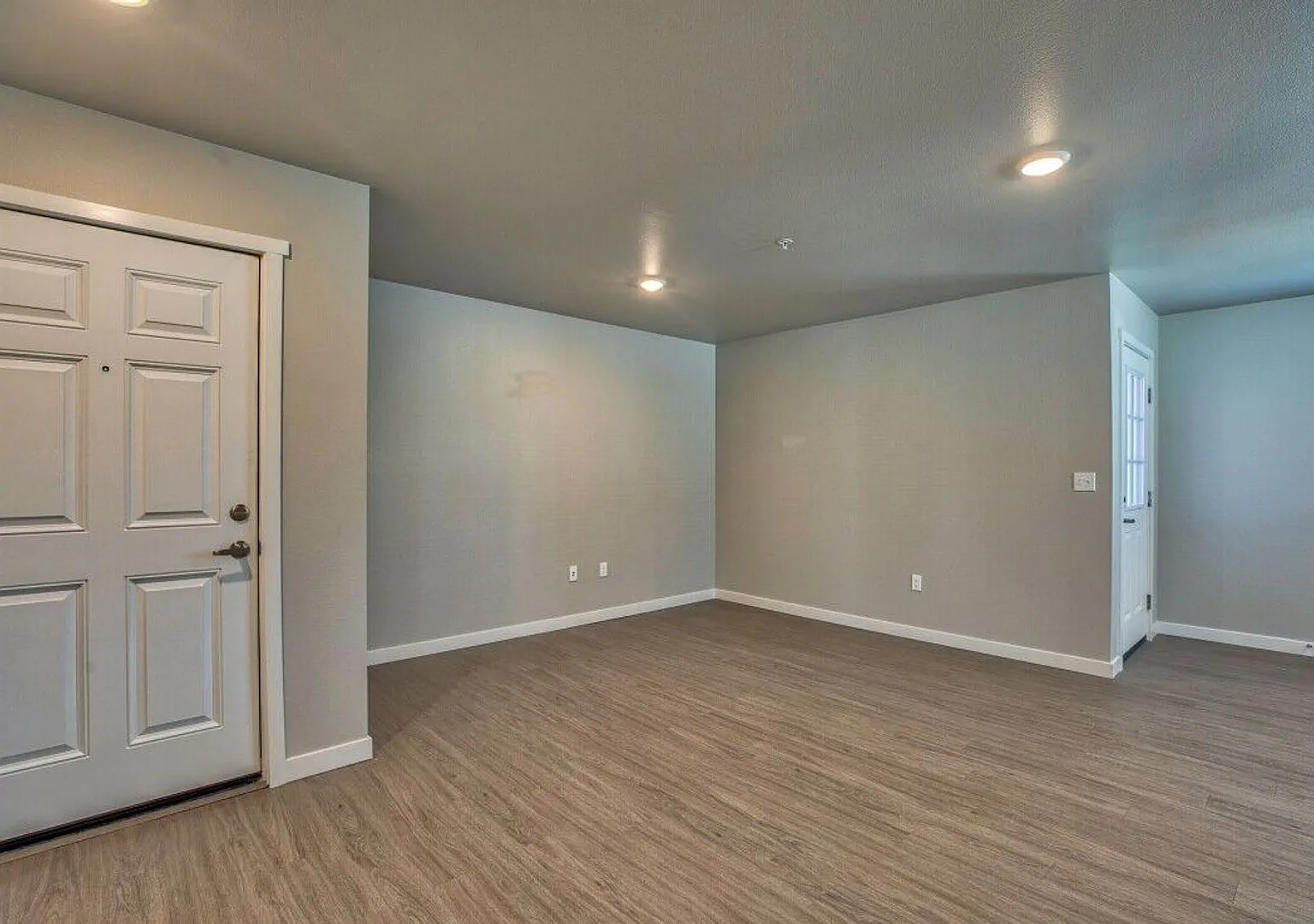 The Edge Apartments — Photo 4