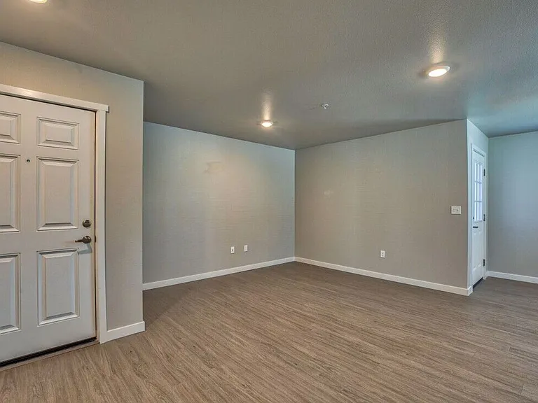 The Edge Apartments — Photo 10