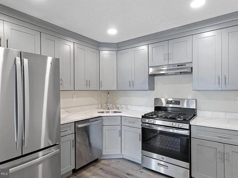 42 Mendrey Ct — Photo 7