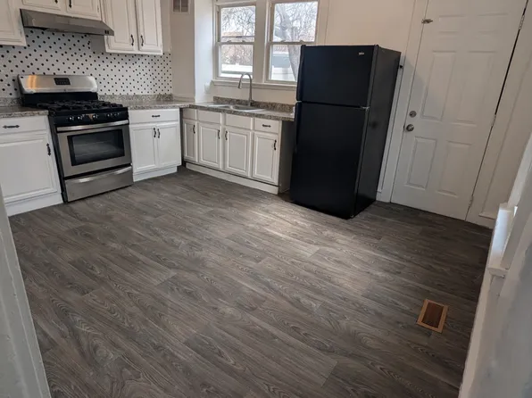 30 Carpenter St, Woodbury, NJ 08096