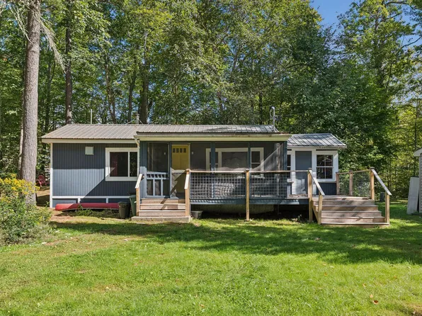 18 Shore Road, Raymond, ME 04071