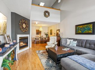 1689 Pebble Ter, Shakopee, MN 55379