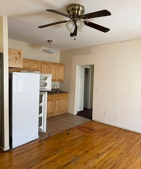 1398 E 98th St #2 — Photo 12