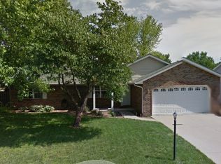 505 Thrush Ln, Swansea, IL