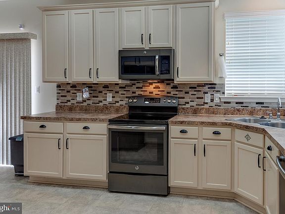 5th image of 47115 Green Leaf Ct