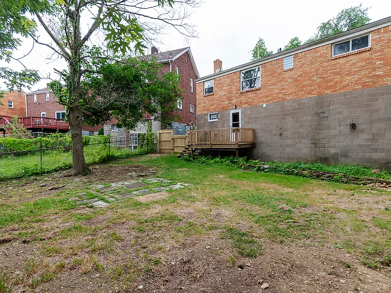 811 Eathan Ave — Photo 36
