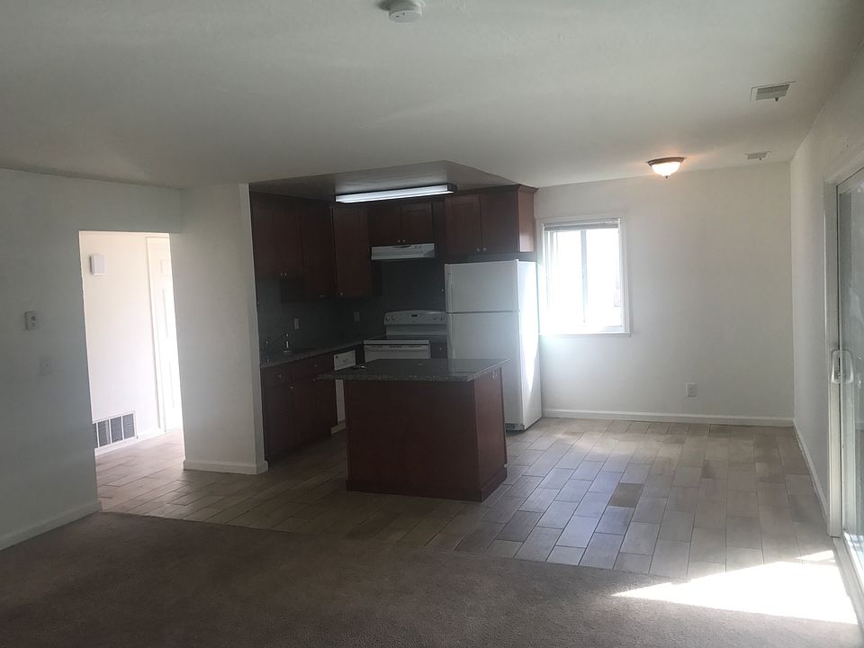 1st image of 420 Jackson Ave APT 2