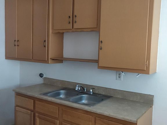 4th image of 4038 Sequoia St