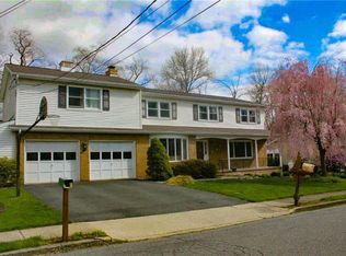 147 Hillcrest Dr S, Macungie, PA 18062