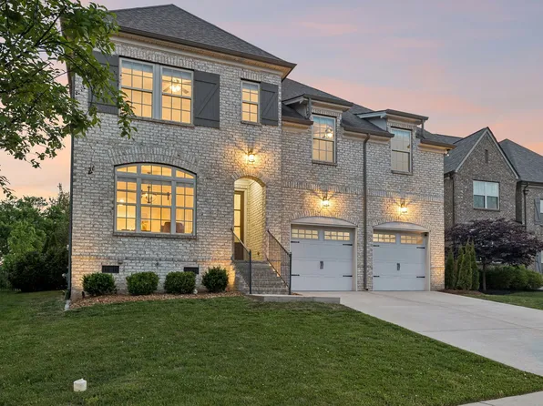 2309 Coppergate Way, Thompsons Station, TN 37179