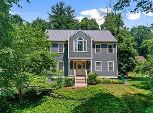 11 Pierce St, Pepperell, MA 01463