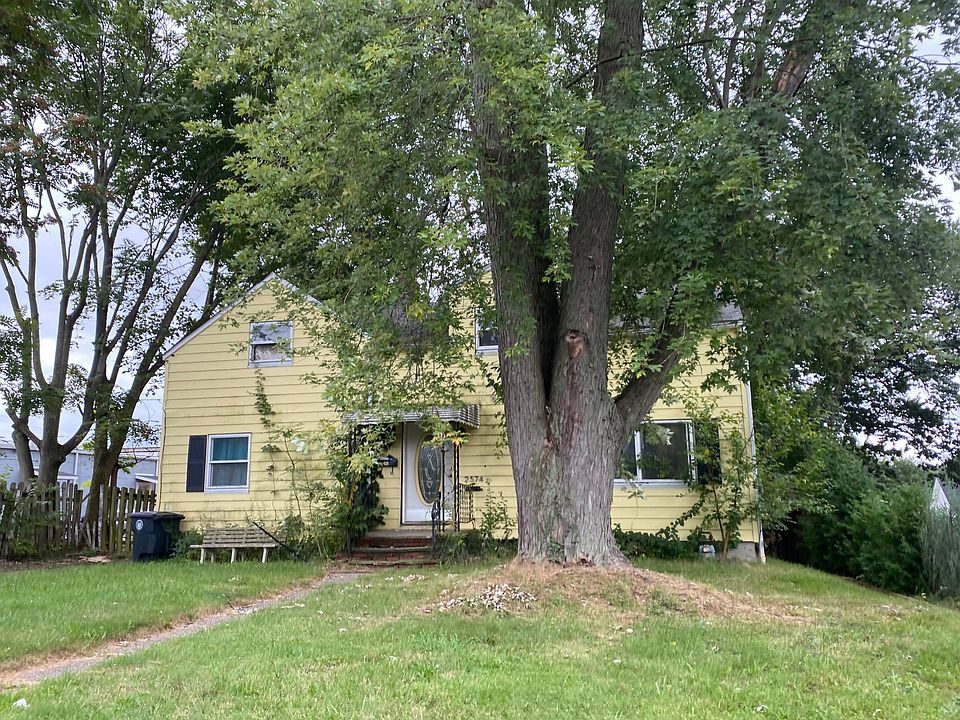 1st image of 2574 Woodmere Ave
