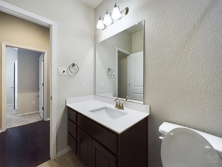 2409 Brook Crest Way — Photo 23