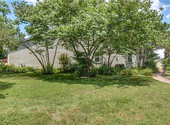 3rd image of 451 Siena Dr
