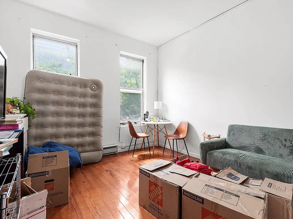 1st image of 310 Troutman St #4R
