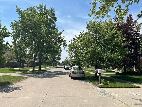 4th image of 1362 Longfellow Dr