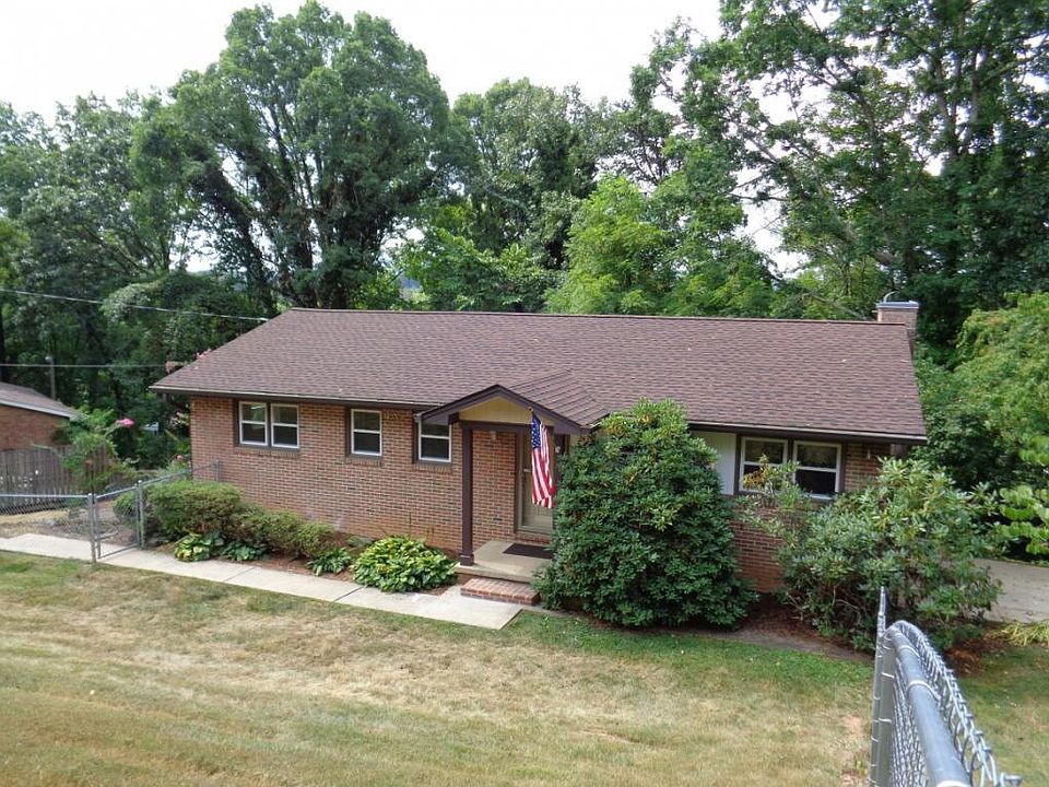 1st image of 2415 Aspen Dr