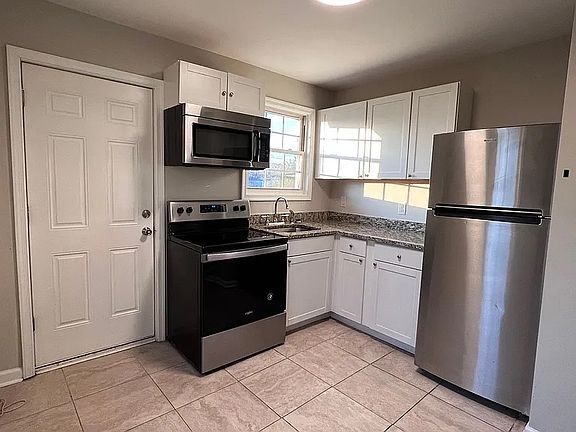 4th image of 4608 Eastover Ave #R4
