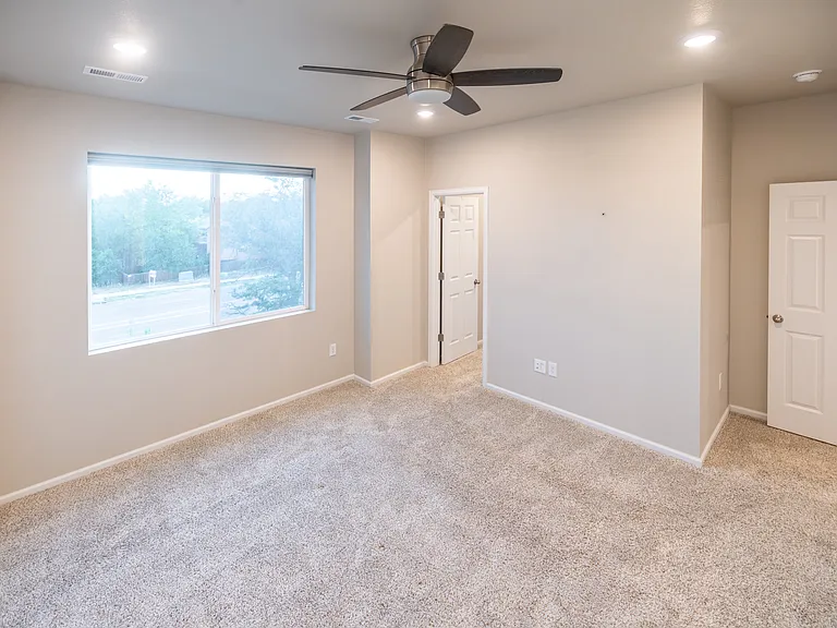 5677 Vivian St — Photo 26