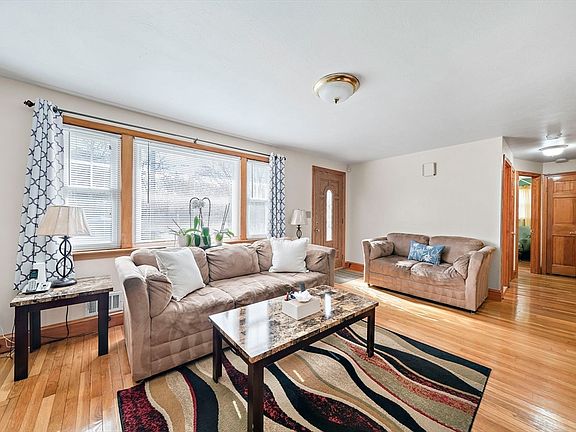 2nd image of 7 Oakwood Ave