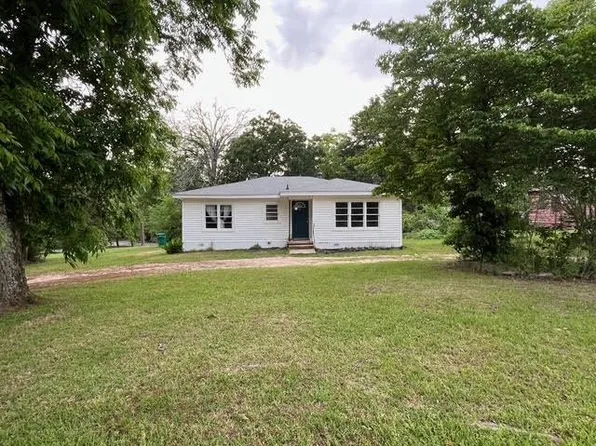 405 Walnut, Hughes Springs, TX 75656